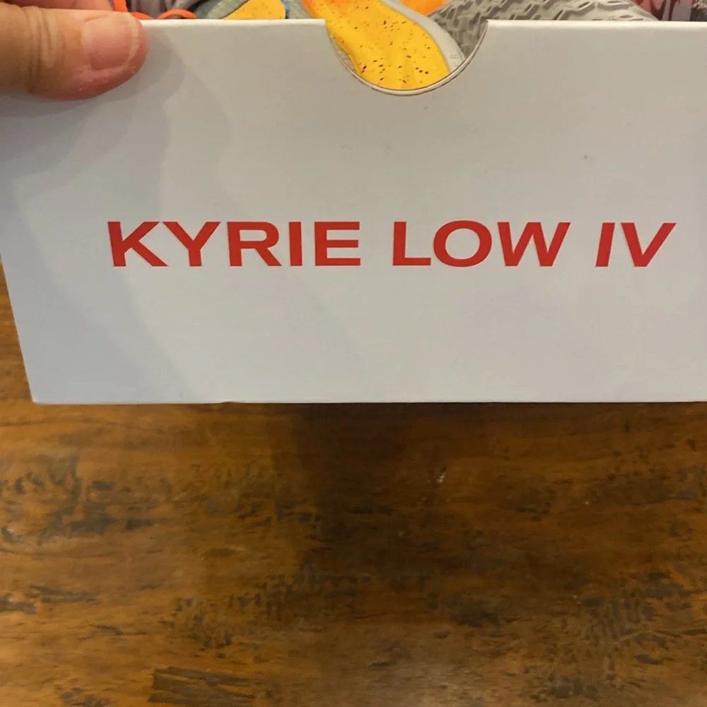 Nike Kylie Low IV Mens 7 Women’s 8.5 - Picture 3 of 12